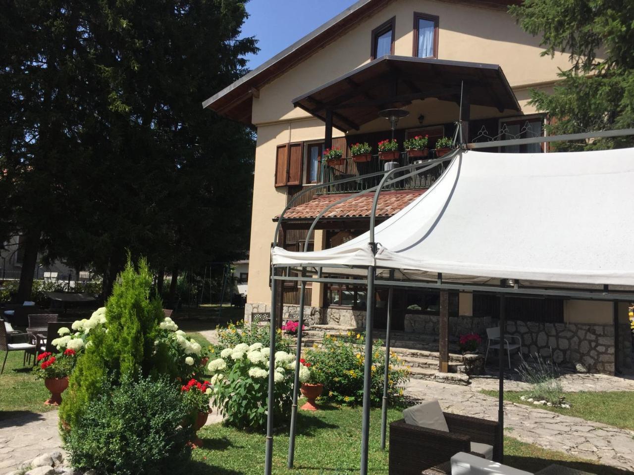 Villa Dei Pini Pescasseroli Eksteriør billede