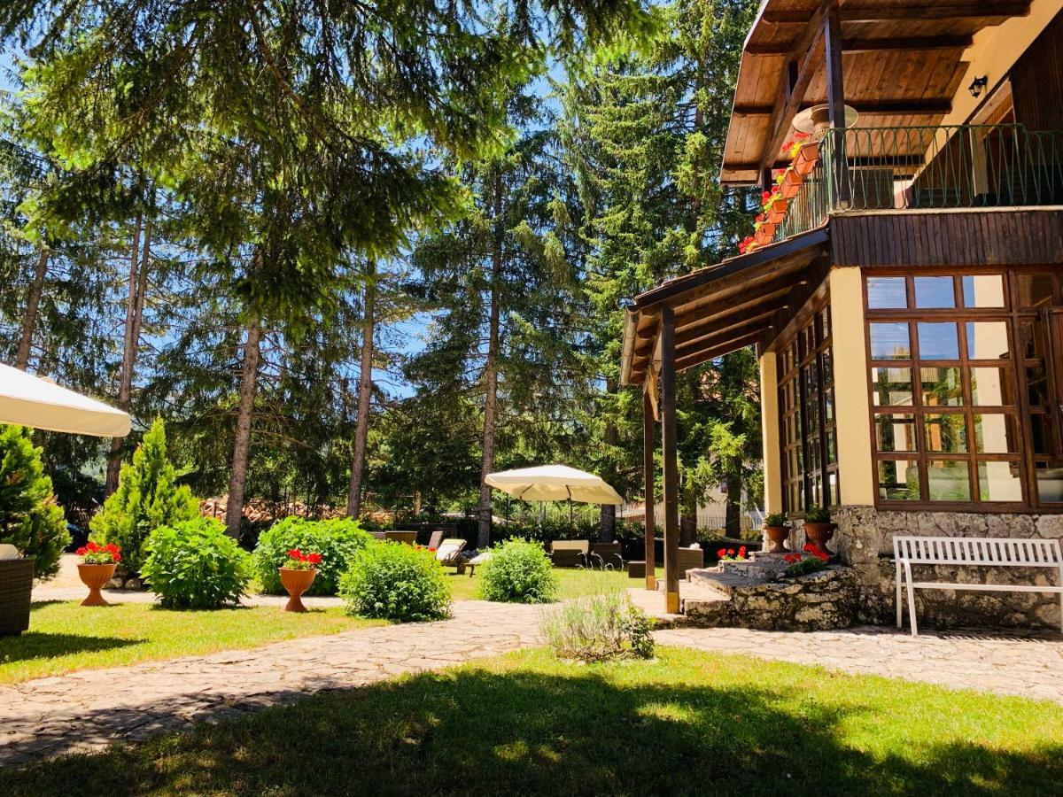 Villa Dei Pini Pescasseroli Eksteriør billede